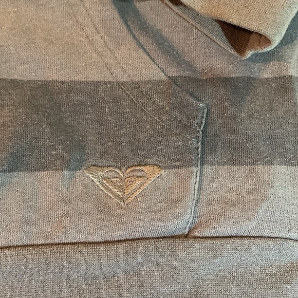 Roxy Grey Striped Sweatshirt Women’s Size Large - Picture 3 of 6